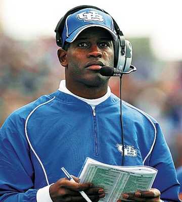 Head Coach Turner Gill